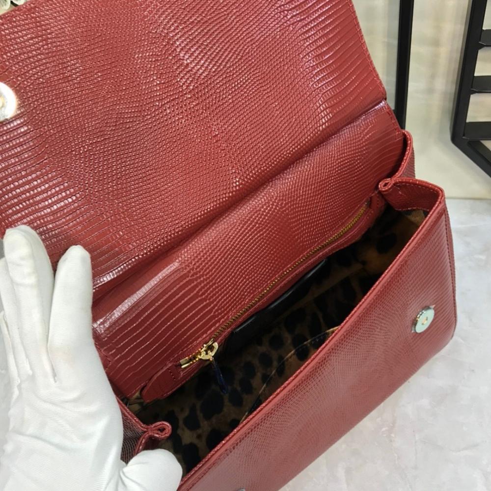 Italian-Inspired Elegant Leather Shoulder Bag