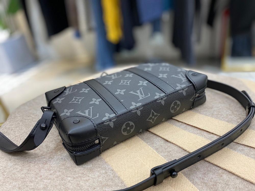 Classic Shoulder Bag – Limited Edition