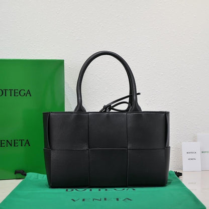 Stylish Premium Woven Leather Tote Bag