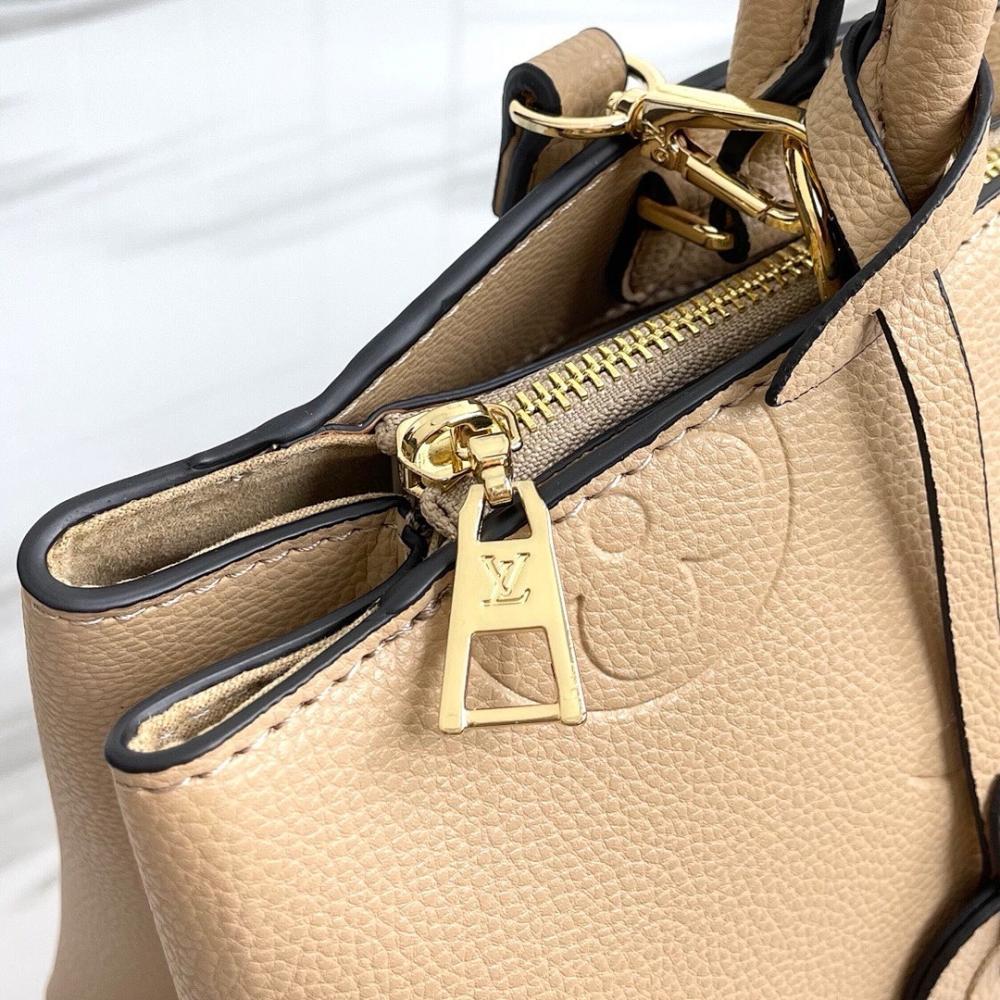 Modern Refined Leather Shoulder Bag