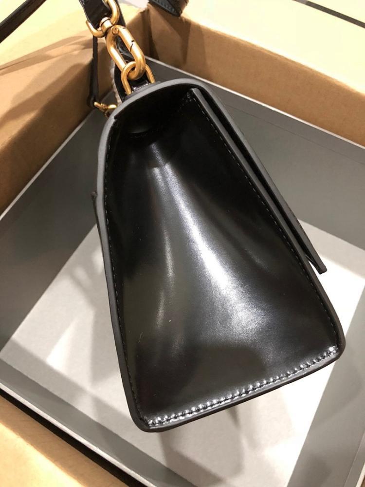 Modern Elegant Leather Top Handle Bag