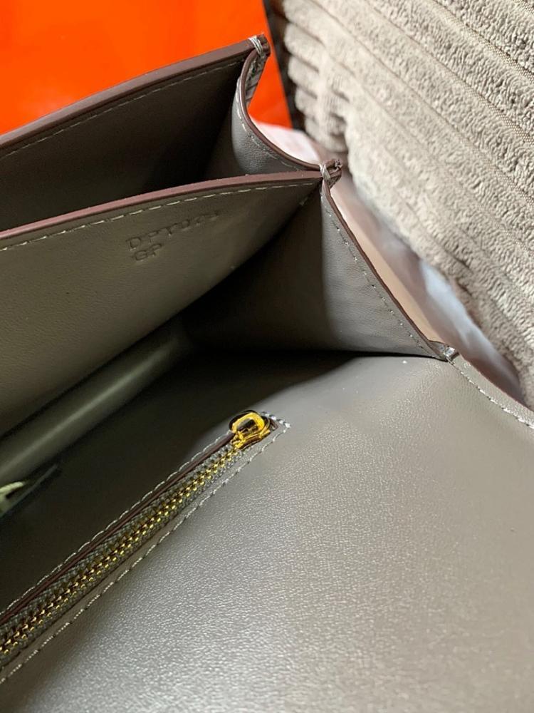 Classic Luxury Gold Leather Shoulder Bag – Special Edition