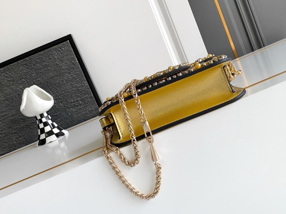 Modern Elegant Crystal-Embellished Leather Shoulder Bag – Special Edition