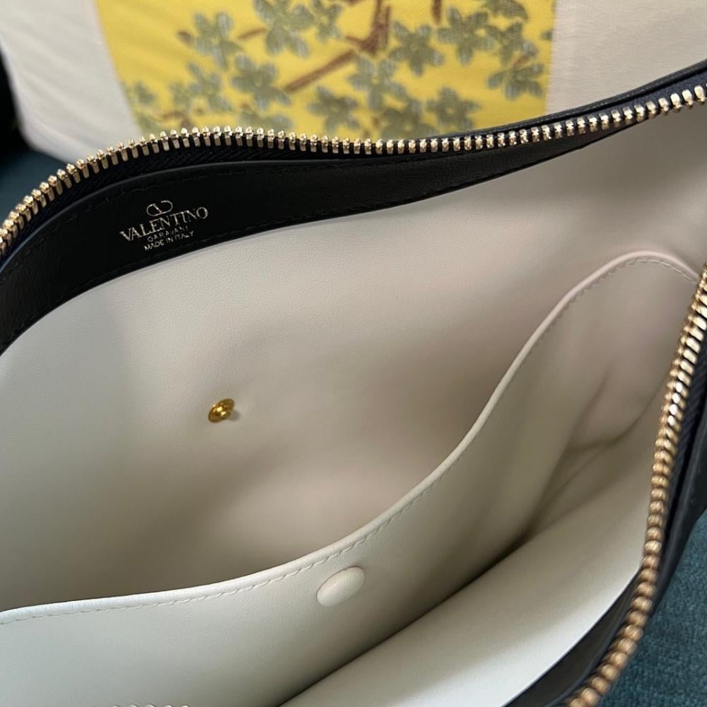 Elegant Shoulder Bag – Limited Edition
