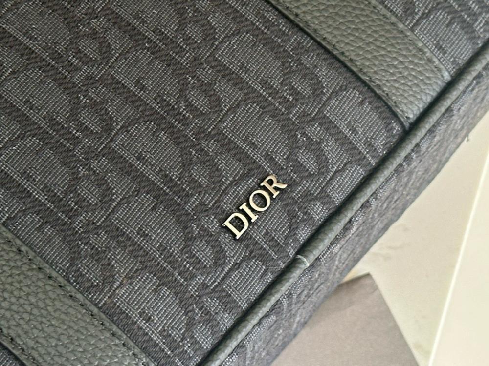 Modern Stylish Leather Shoulder Bag