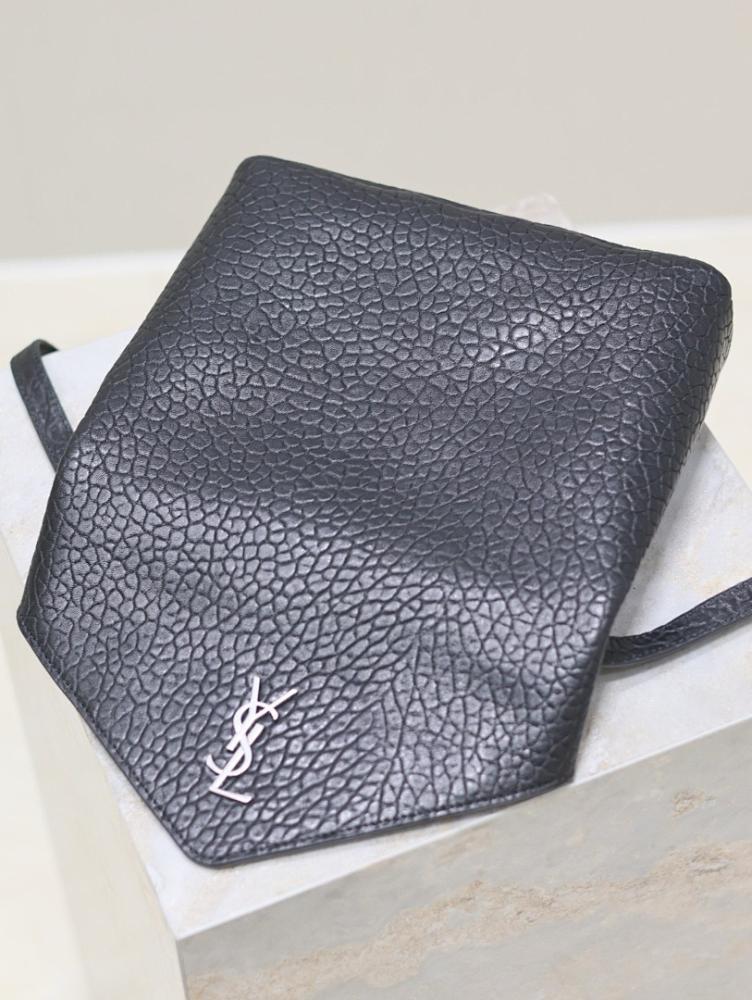 Italian-Inspired Stylish Lambskin Crossbody Bag
