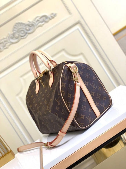 Alma Leather Shoulder Bag