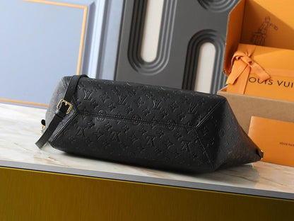 Italian-Inspired Elegant Shoulder Bag