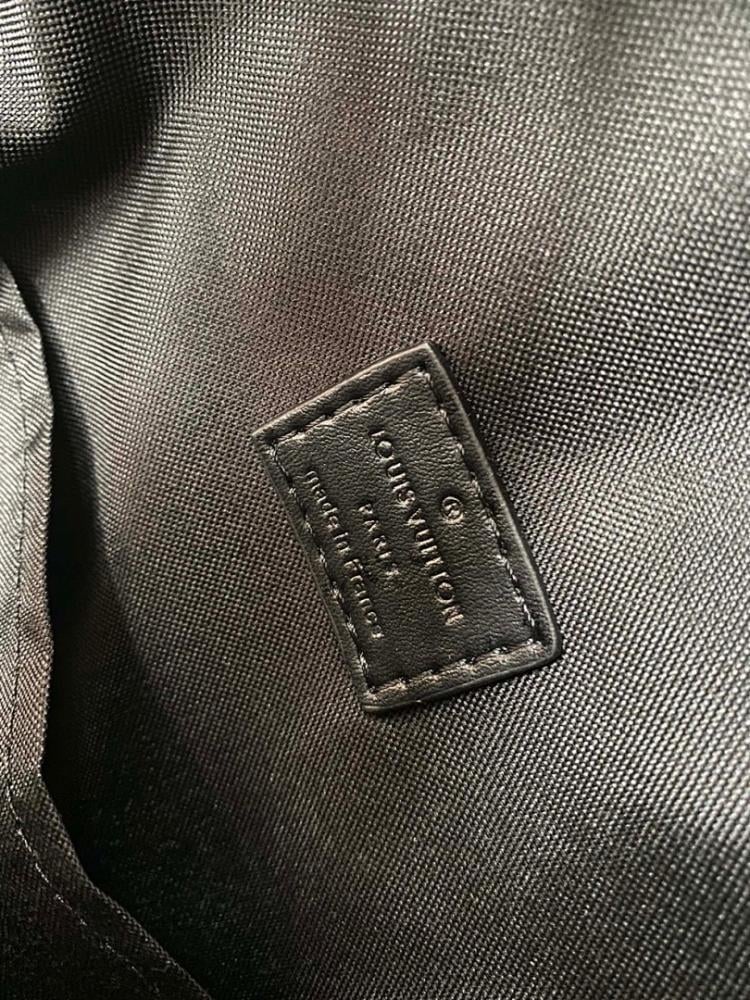 Modern Leather Shoulder Bag – Limited Edition