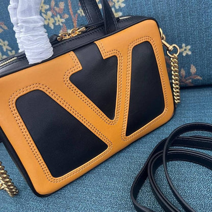 VLogo Signature Leather Shoulder Bag