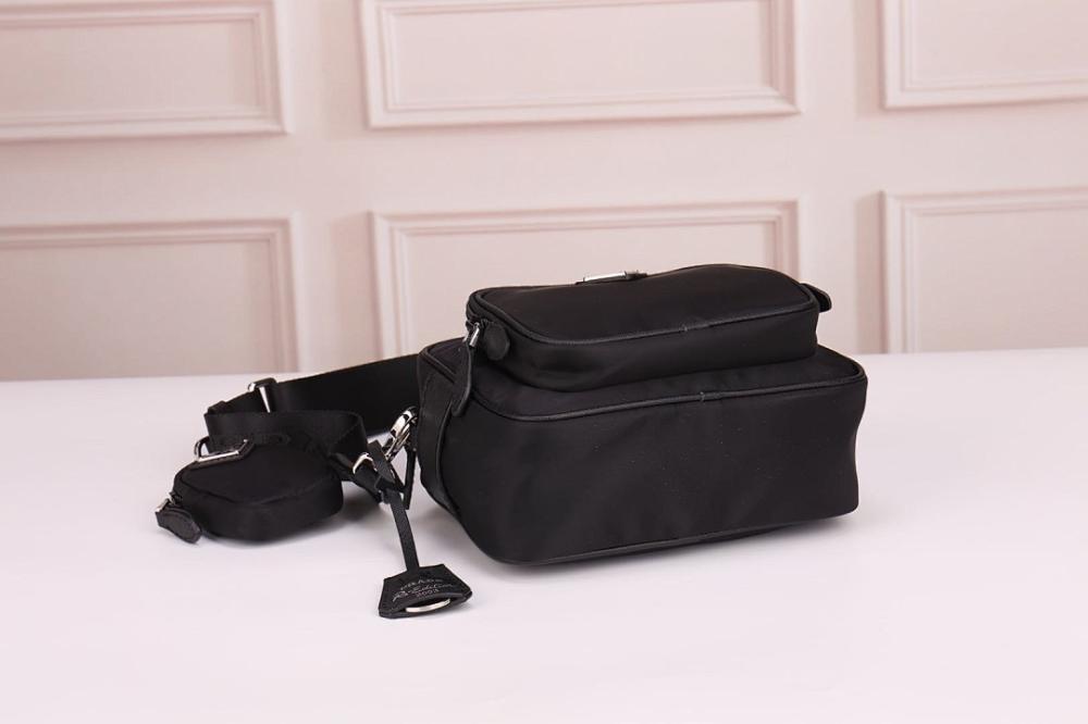 Modern Embroidered Shoulder Bag – Special Edition