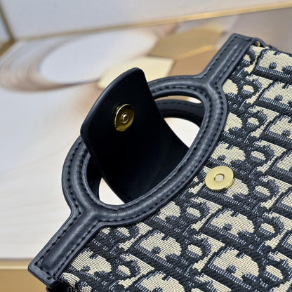 Modern Elegant Lambskin Shoulder Bag
