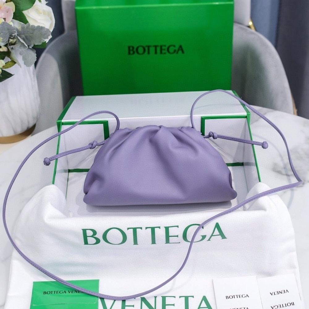 Classic Italian-Inspired Leather Crossbody Bag