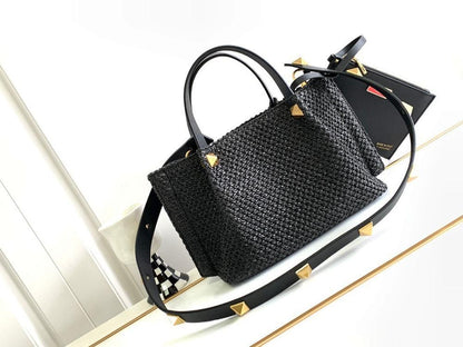 Luxury Stylish Brown Woven Raffia Shoulder Bag