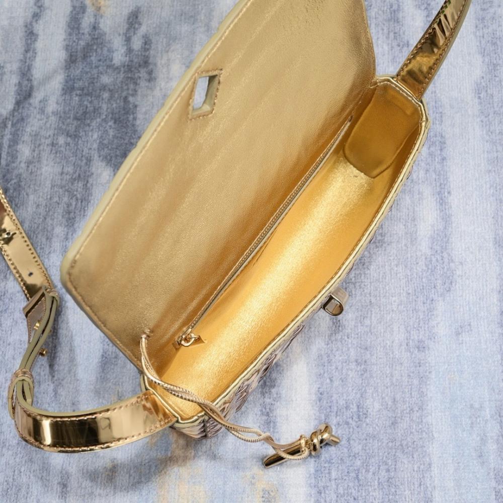 Luxury Shoulder Bag – Limited Edition