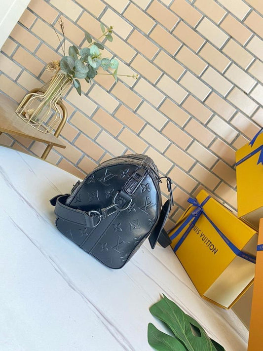 Stylish Leather Shoulder Bag – Special Edition