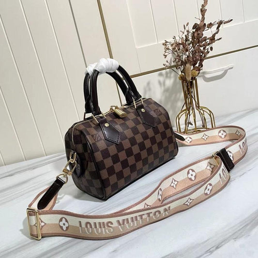 Elegant Refined Leather Travel Bag