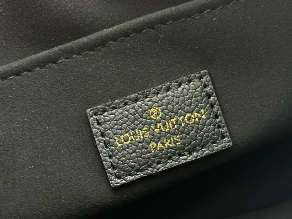 Elegant Leather Shoulder Bag – Limited Edition