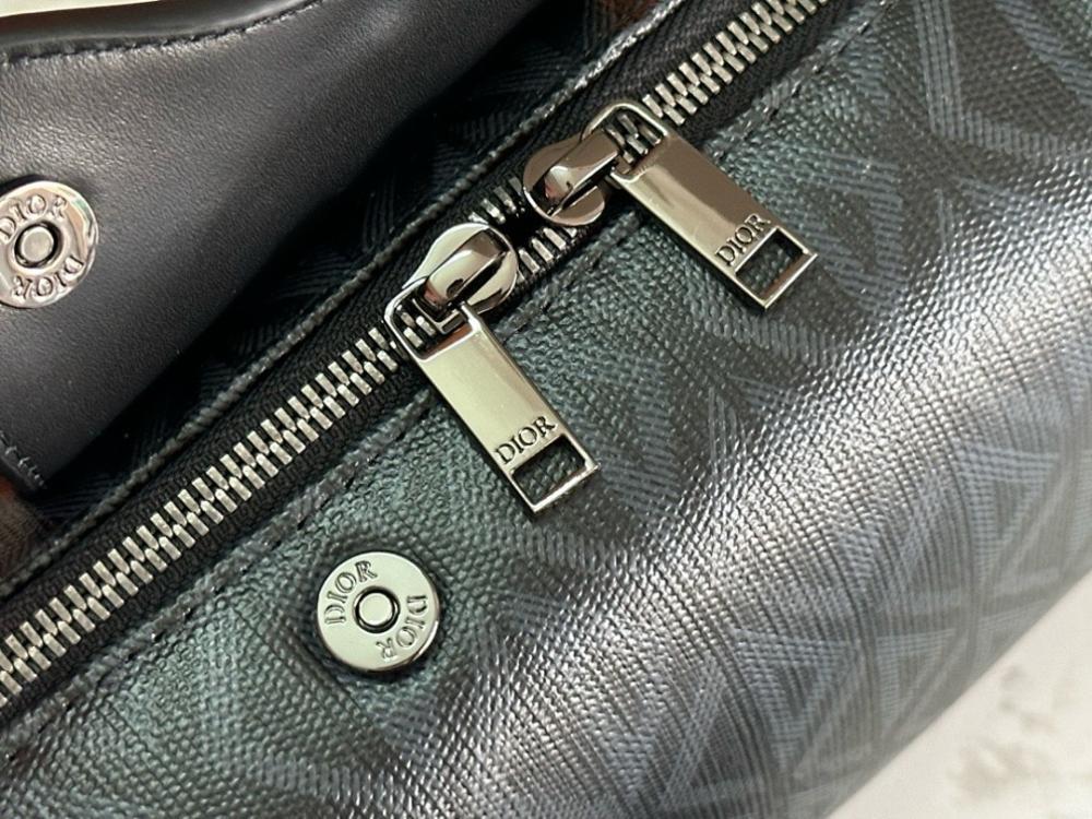 Elegant Leather Top Handle Bag – Special Edition