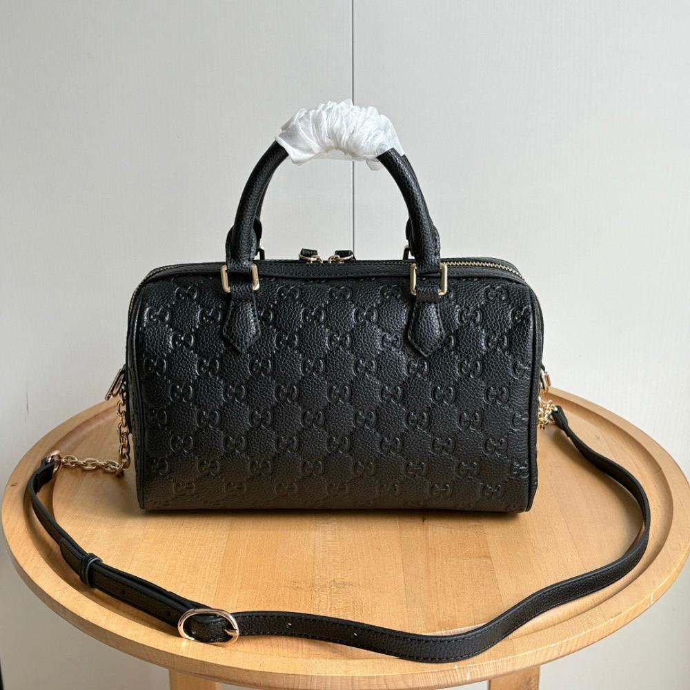 Classic Italian-Inspired Leather Shoulder Bag