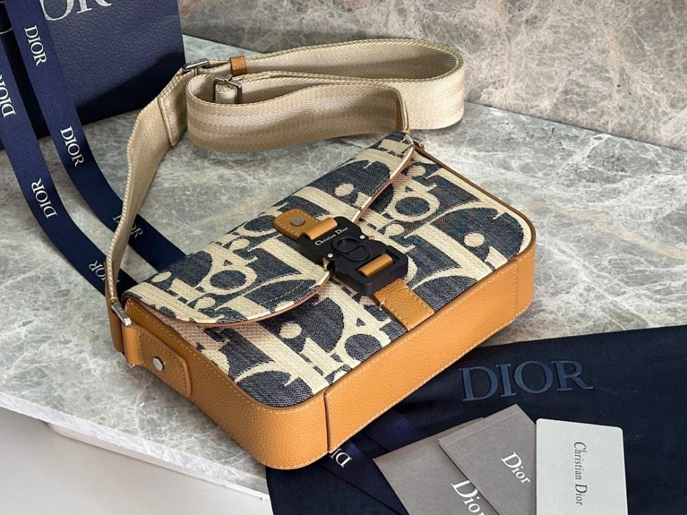 Elegant Refined Printed Leather Crossbody Bag