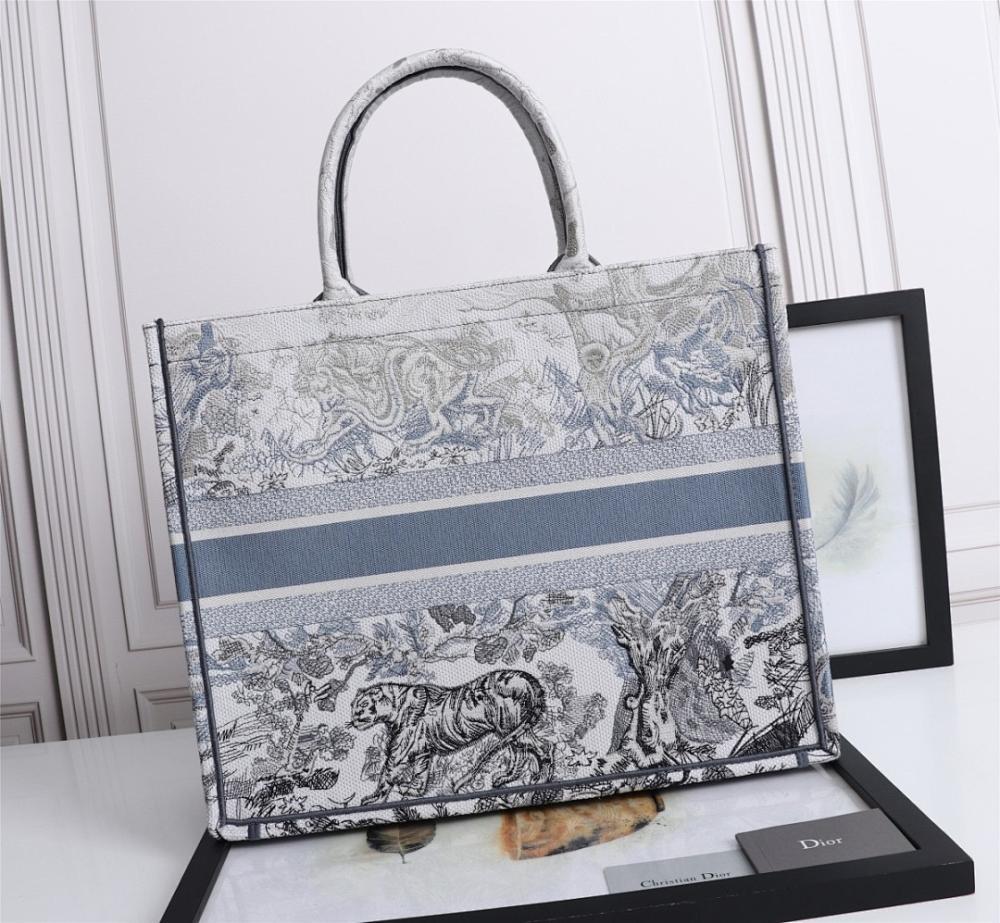 Luxury Elegant Black Embroidered Top Handle Bag
