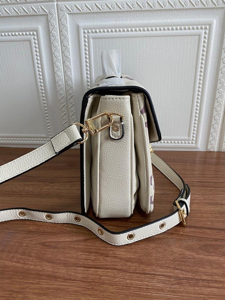 Modern Elegant Leather Shoulder Bag – Limited Edition