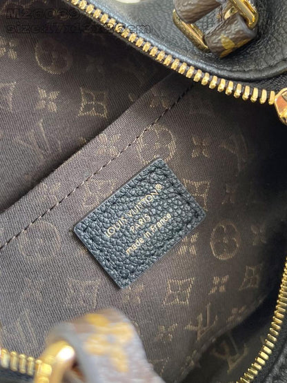 Classic Travel Bag