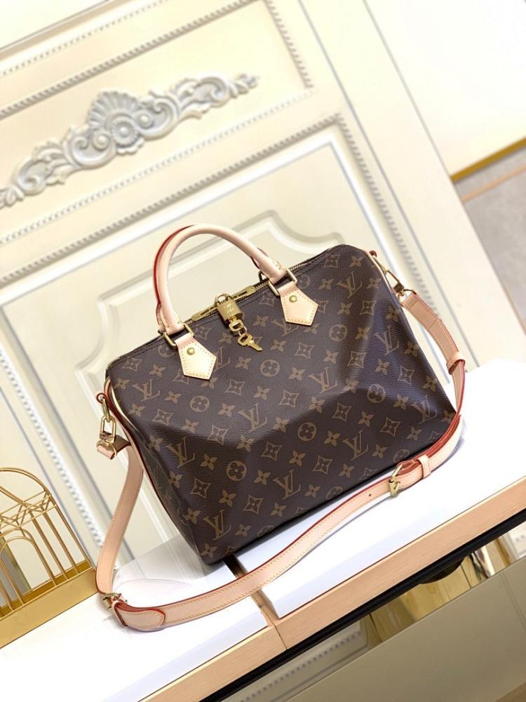 Alma Leather Shoulder Bag