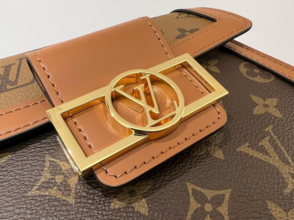Stylish Refined Leather Crossbody Bag