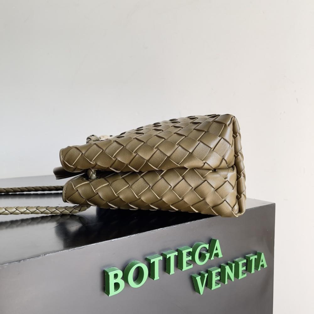 Elegant Leather Top Handle Bag