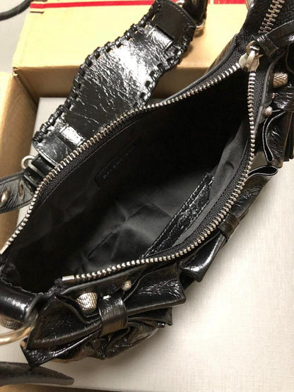 Modern Woven Leather Shoulder Bag – Limited Edition