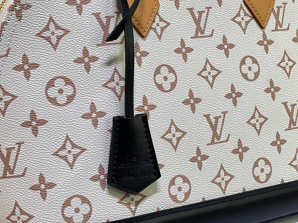 Elegant Leather Top Handle Bag – Limited Edition