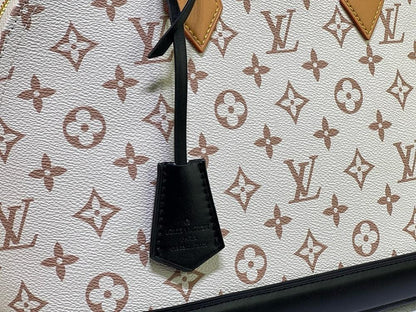 Elegant Leather Top Handle Bag – Limited Edition