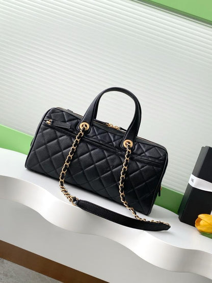 Classic Shoulder Bag