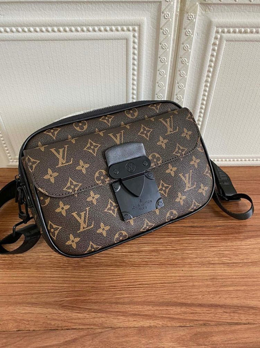 Stylish Refined Black Canvas Travel Bag