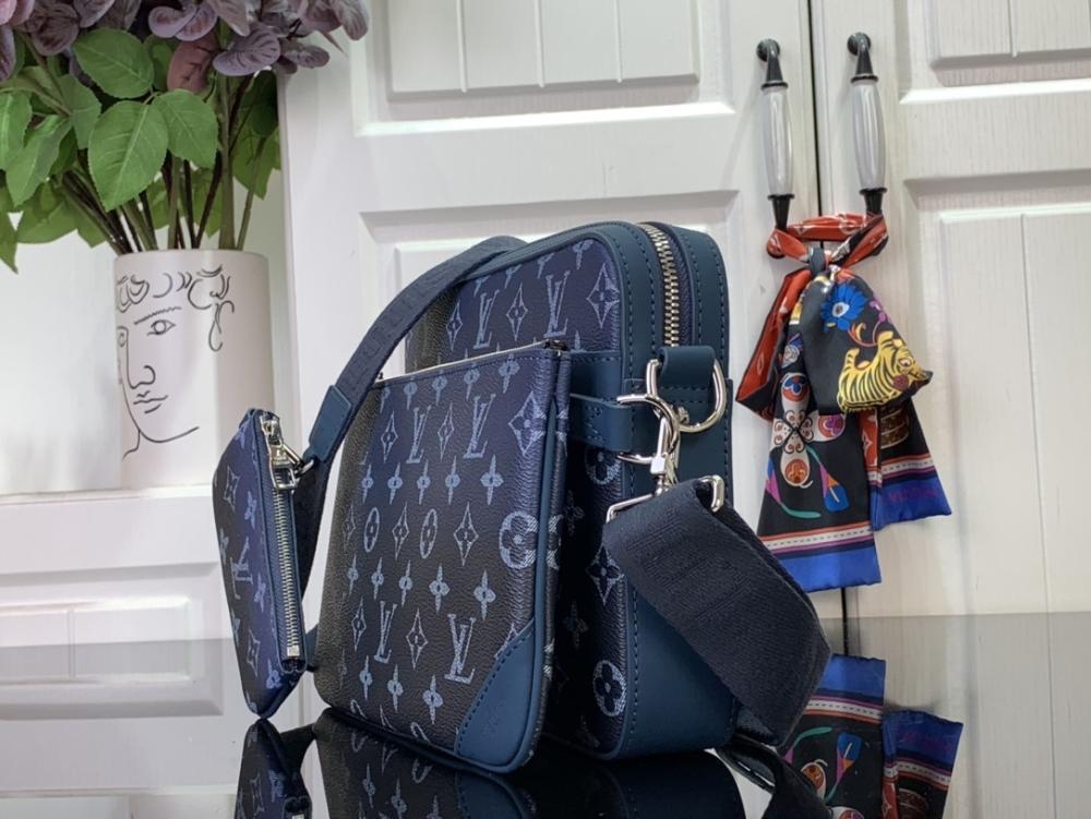 Elegant Shoulder Bag