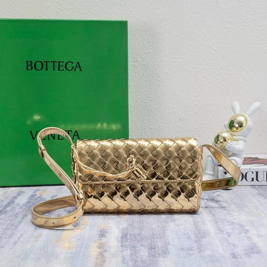 Luxury Shoulder Bag – Limited Edition