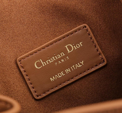 Modern Refined Leather Bucket Bag