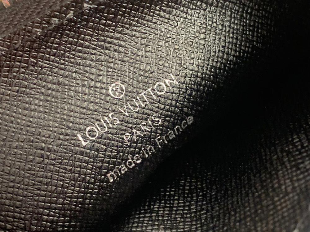 Stylish Black Leather Top Handle Bag – Special Edition