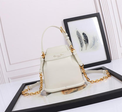 Elegant Leather Bucket Bag – Special Edition