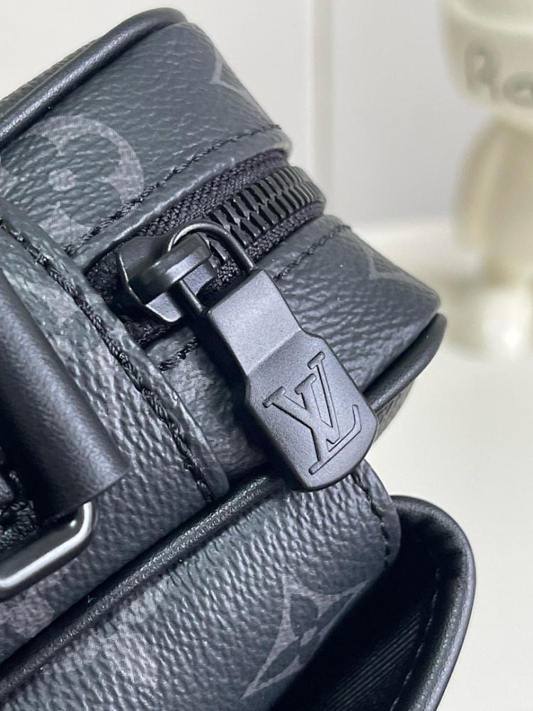 Stylish Refined Nylon Shoulder Bag