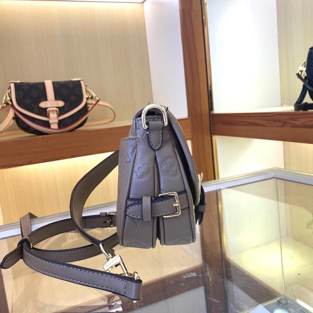 Modern Refined Crossbody Bag