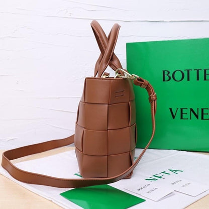 Modern Woven Leather Crossbody Bag – Limited Edition