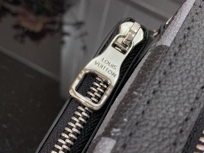 Elegant Messenger Bag