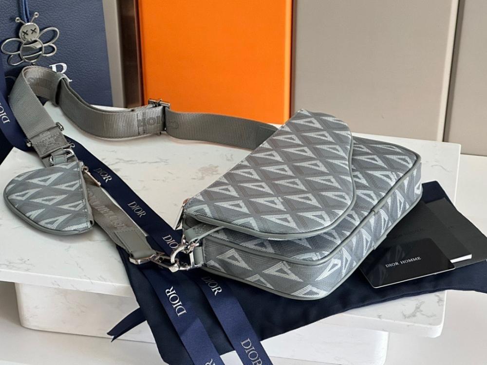 Saddle Leather Shoulder Bag