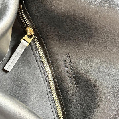 Luxury Woven Crossbody Bag – Limited Edition