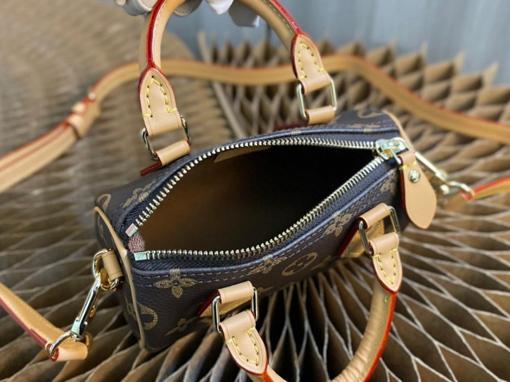 Luxury Refined Canvas Shoulder Bag