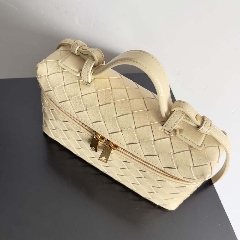 Elegant Shoulder Bag