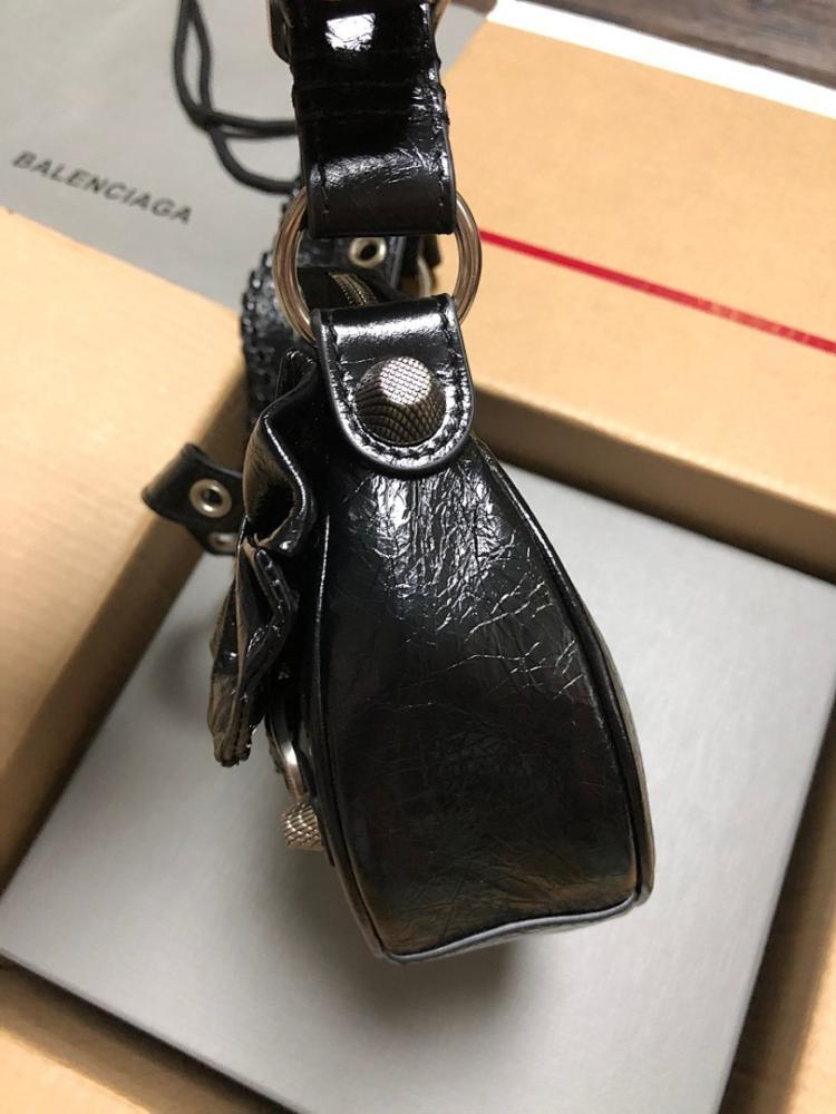 Modern Woven Leather Shoulder Bag – Limited Edition